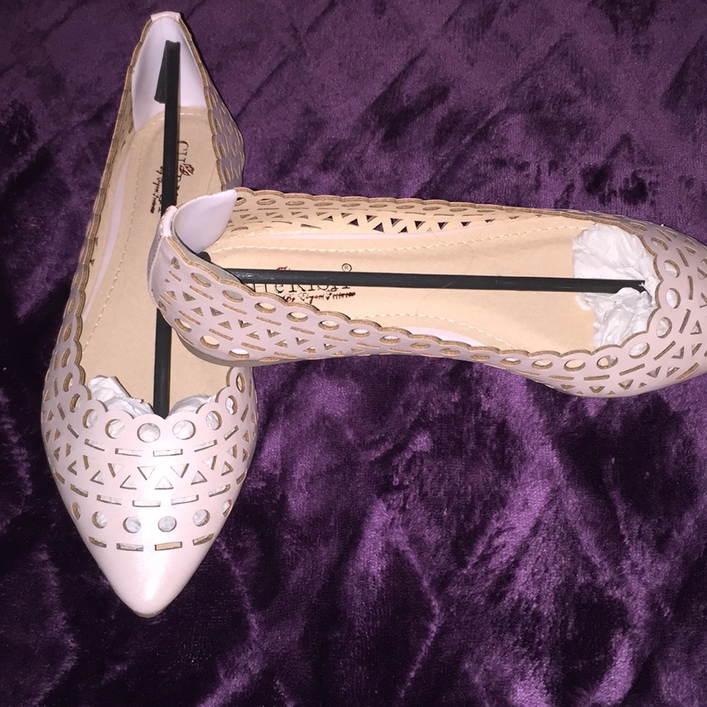 Nude flats